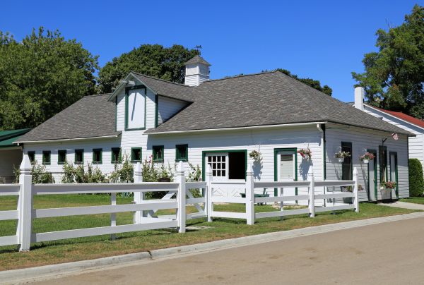 Professional Horse Stable Roof Installation
