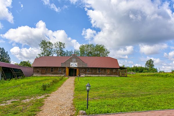 Professional Barn Roofing Service